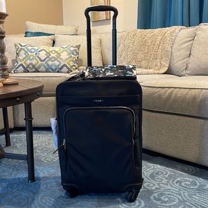 Tumi travel 🧳 carry on bag